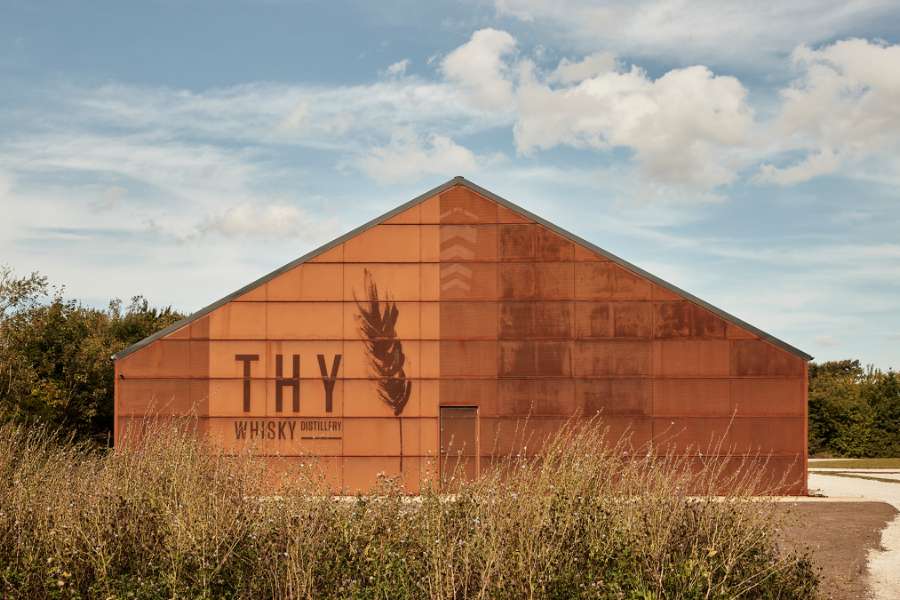 Dansk whisky ”lagret” på rustet stål, Thy Whisky Distillery, Gyrupvej 14, 7752 Snedsted